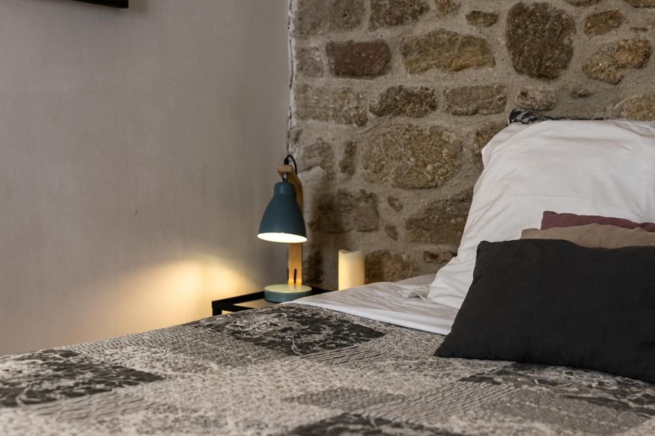 Au Coeur Du Vieux Village Saint-Chamas Bagian luar foto