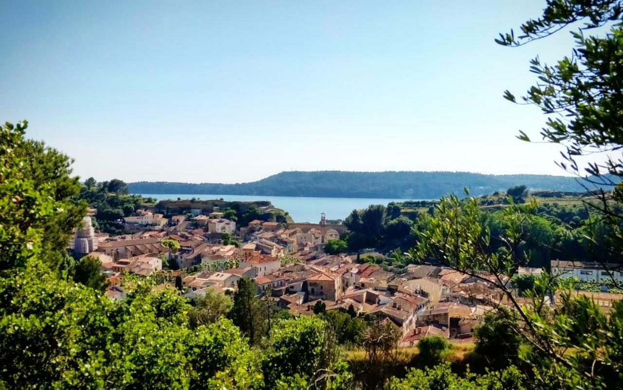 Au Coeur Du Vieux Village Saint-Chamas Bagian luar foto