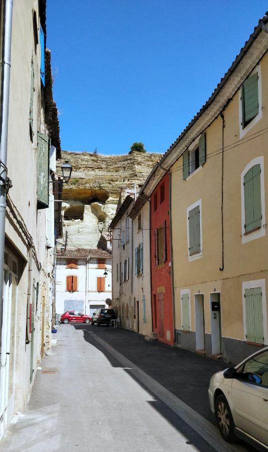Au Coeur Du Vieux Village Saint-Chamas Bagian luar foto